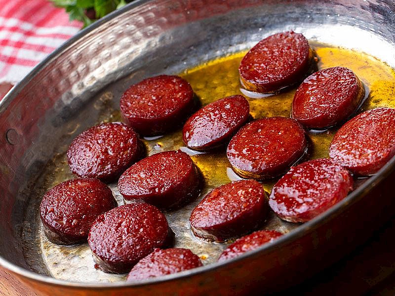 Sucuk Yağda Mı Pişer Suda Mı?