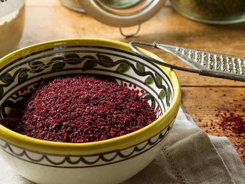 Sumak Baharatını Yemeklerde Kullanmanın Püf Noktaları