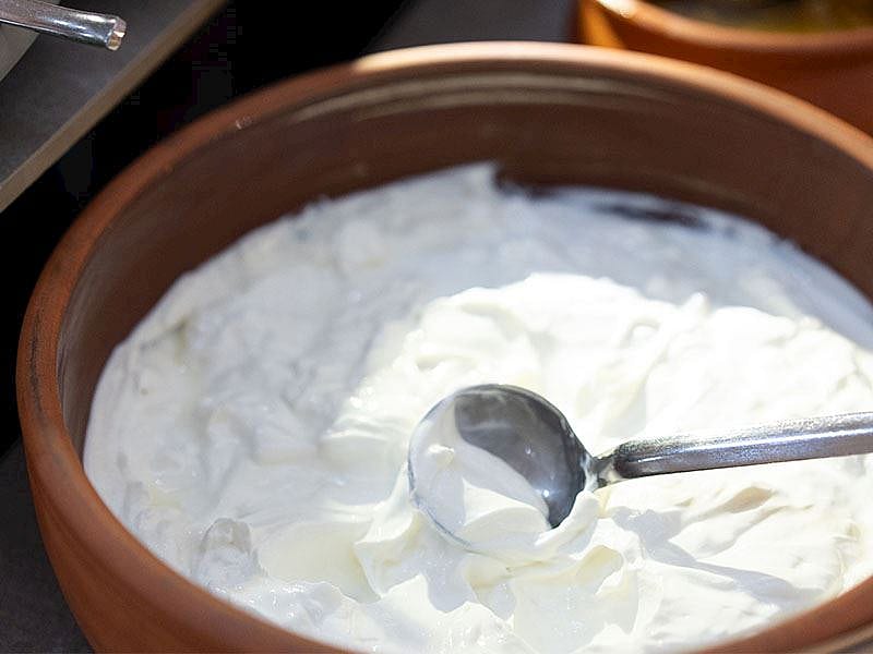 Süzme Yoğurt Evde Nasıl Yapılır?
