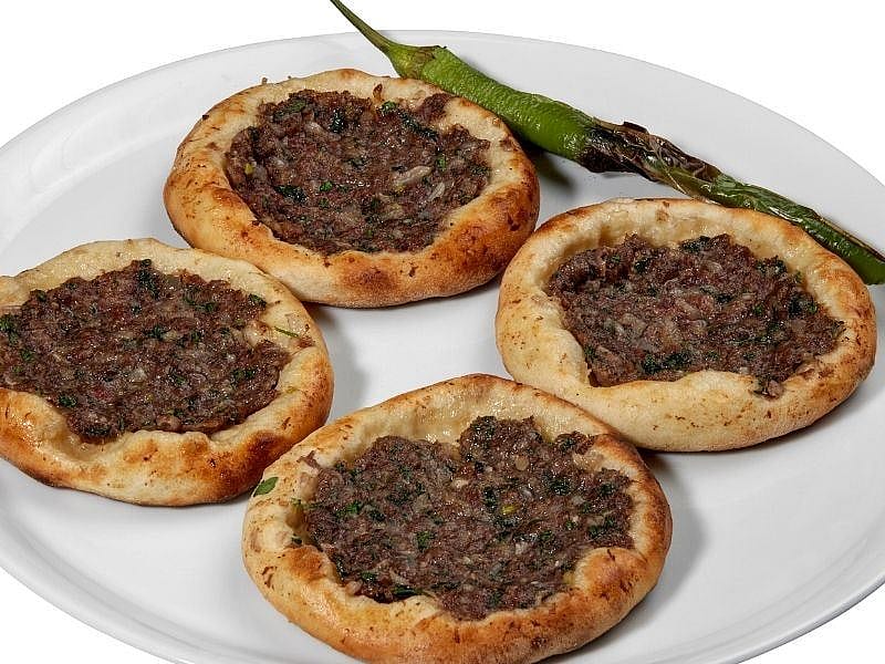 Tarsus Bardak Altı Lahmacunu Malzemeleri Nelerdir? 