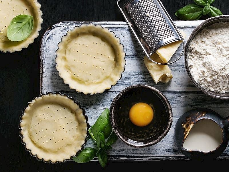 Tart Hamuruna Neden Delikler Açılır?