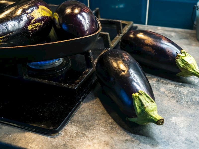 Tavada Köz Patlıcan Nasıl Yapılır?