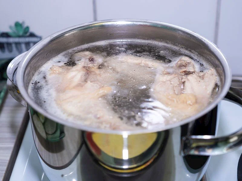 Tavuk Suyu Çorbası Pişirirken En Sık Yapılan Hatalar