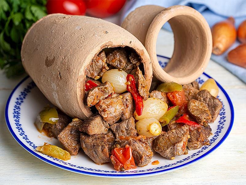Testi Kebabı Ev Fırınında Pişer mi?