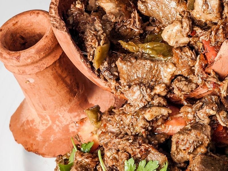 Testi Kebabının Yanına Ne Gider? 