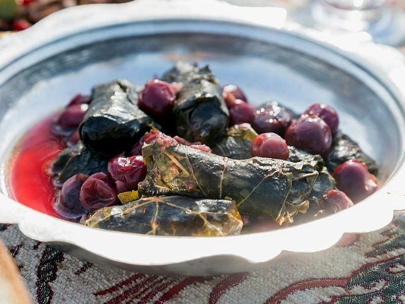 Vişneli Yaprak Sarma Nasıl Pişirilir?