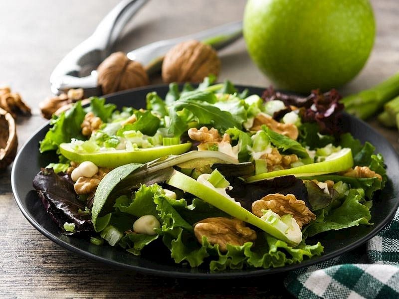Waldorf Salatası Malzemeleri Nelerdir?