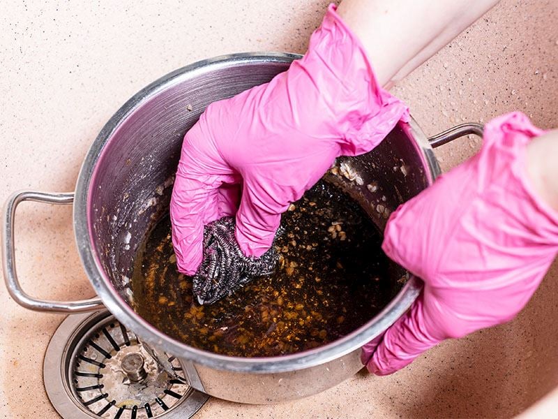 Yanmış Tenceredeki Lekeleri Çıkartmanın 4 Tüyosu