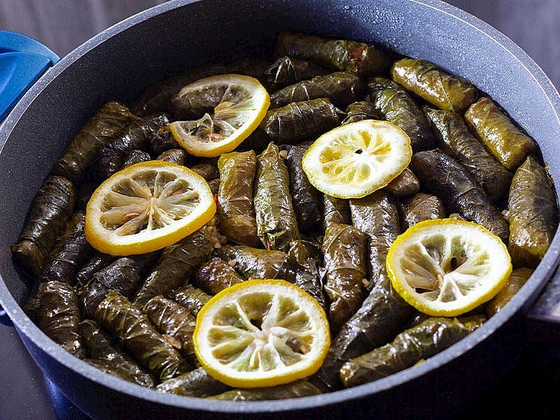 Yaprak Sarmanın Üzerine Neden Tabak Kapatılır?