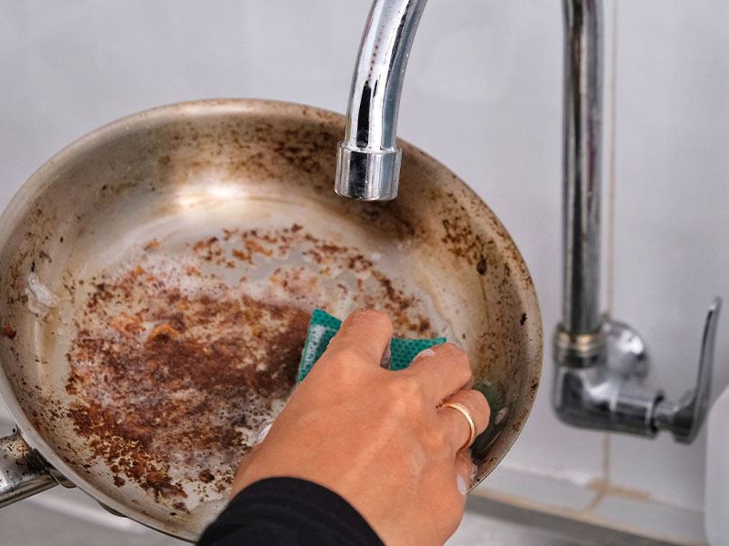 Yemekteki Yanık Tadı Nasıl Giderilir?