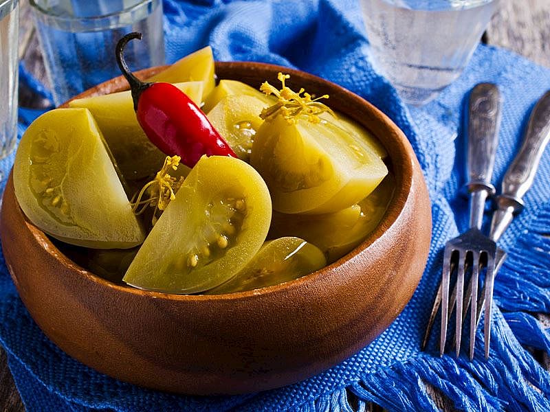 Yeşil Domates Turşusu Bozulmadan Nasıl Saklanır?