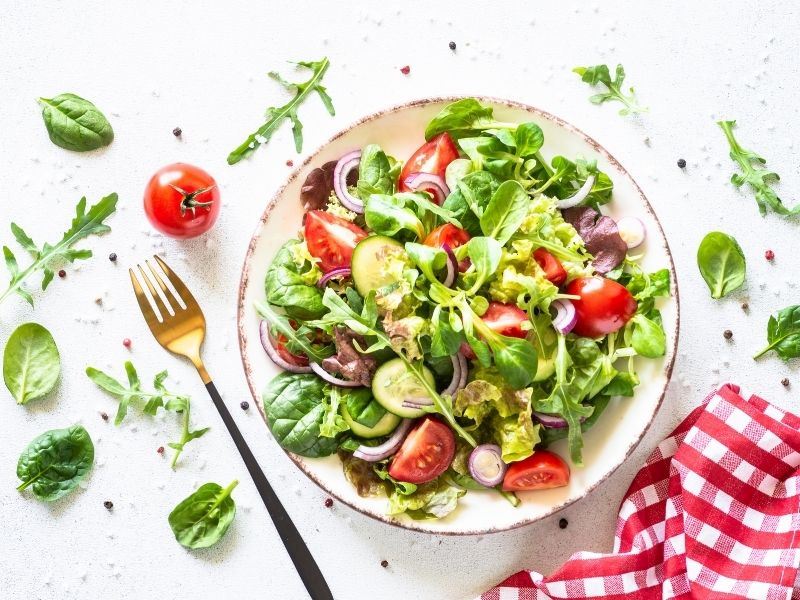 Yeşil Salata İçin Hangi Malzemeler Kullanılır?