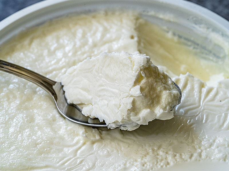 Yoğurt Mayalandıktan Sonra Buzdolabına Ağzı Açık Mı Konulur?