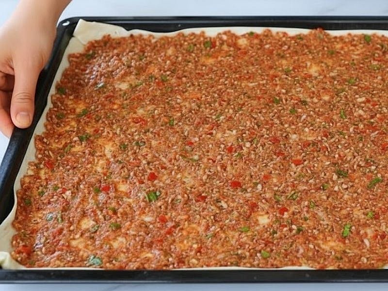 Yufkadan Lahmacun Fırında Kaç Dakikada Pişer?