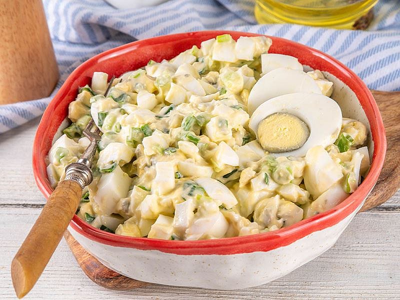 Yumurta Salatasının Yanına Ne Gider?