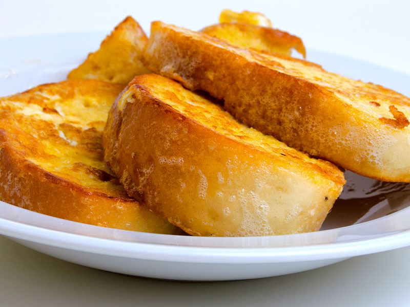 Yumurtalı Ekmeğe Neden Süt Konur?