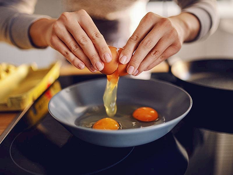 Yumurtayı Kırınca Sarısının Koyu Renkli Çıkmasının Nedeni Buymuş