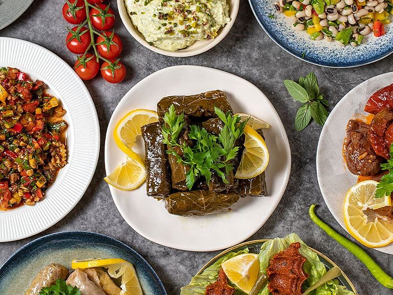 Zeytinyağlı Yemekler Neden Bir Gün Bekleyince Daha Lezzetli Olur?