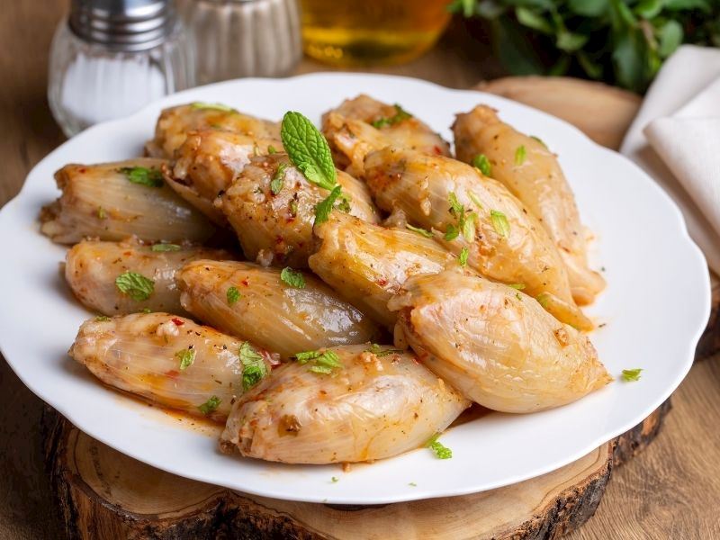 BULGURLU SOĞAN DOLMASI TARİFİ