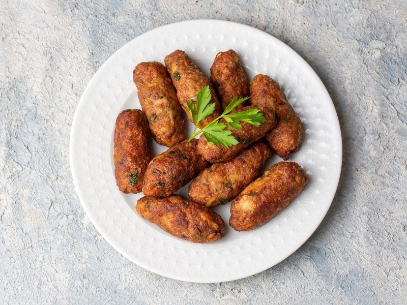 Dışı Çıtır İçi Yumuşak Kıbrıs Köftesi Tarifi