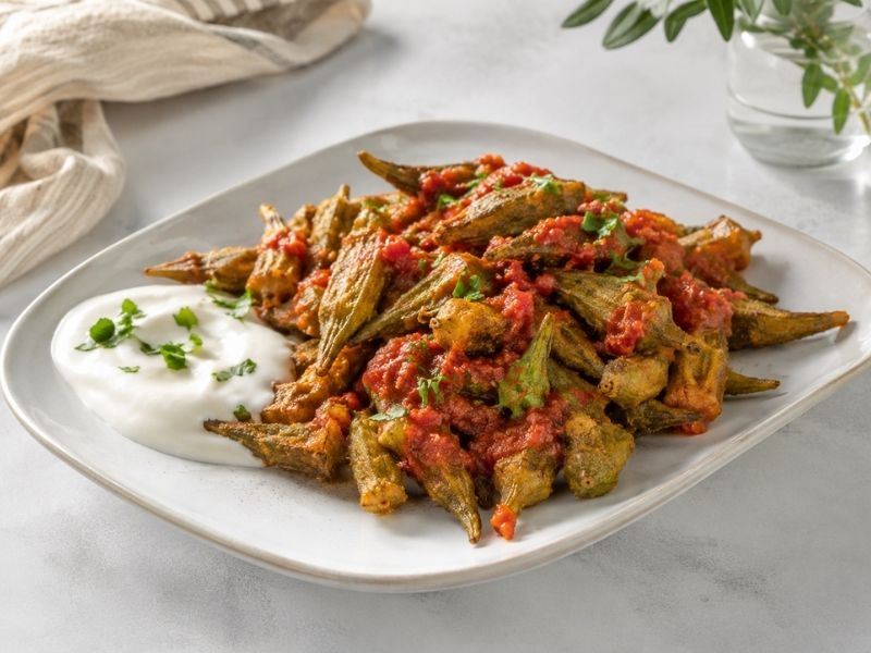 DOMATES SOSLU BAMYA KIZARTMASI TARİFİ