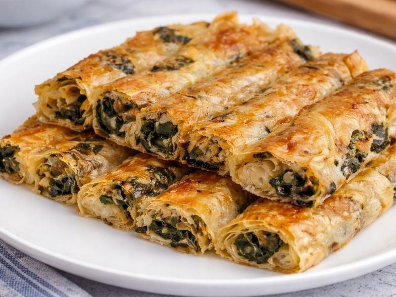  El Açması Ispanaklı Börek Tarifi