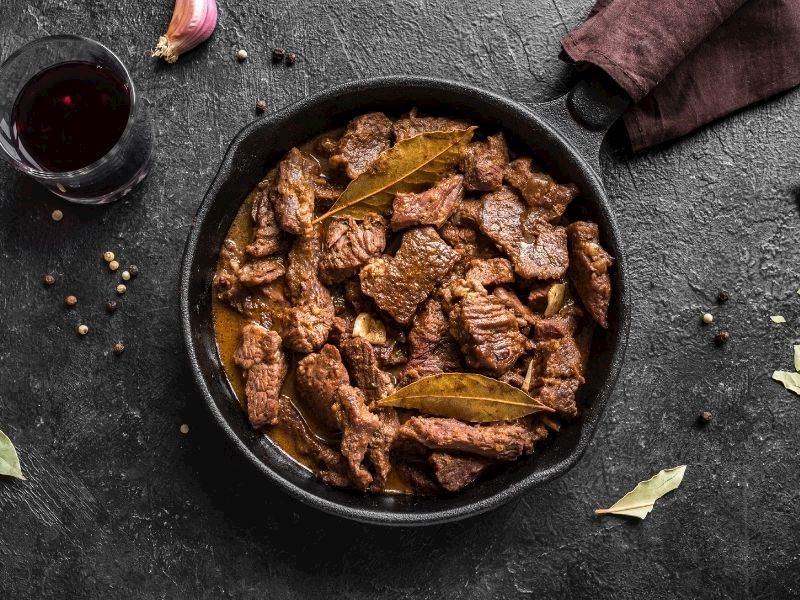 ETLİ GÜVEÇ TARİFİ