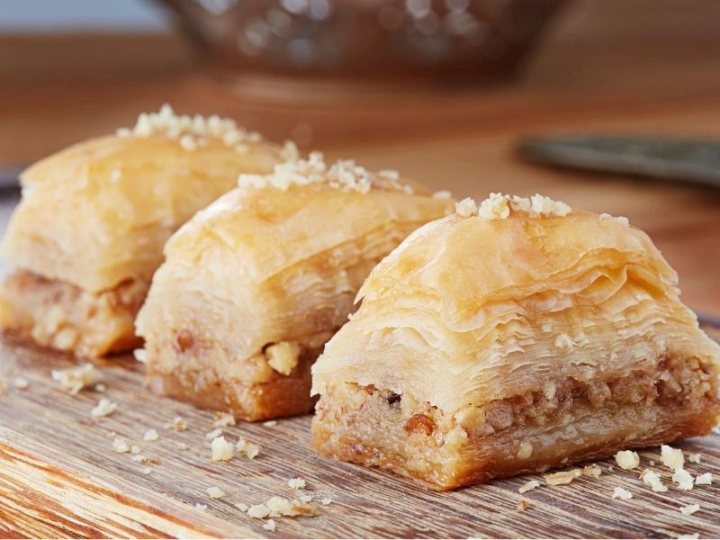 EV YAPIMI CEVİZLİ BAKLAVA TARİFİ