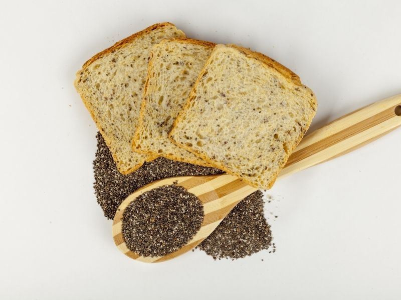 CHİA TOHUMLU UNSUZ EKMEK TARİFİ