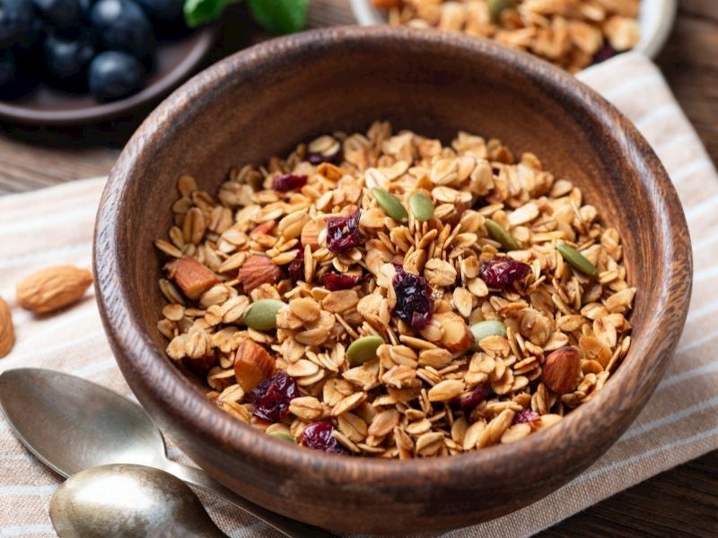 KURU YEMİŞLİ GRANOLA TARİFİ