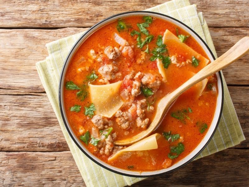 LAZANYA ÇORBASI TARİFİ