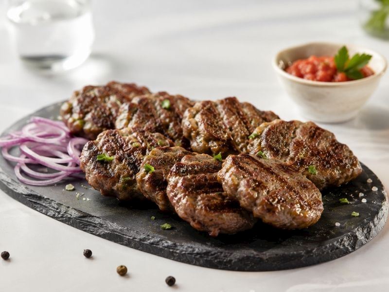 LOKANTA USULÜ YUMUŞACIK KÖFTE TARİFİ