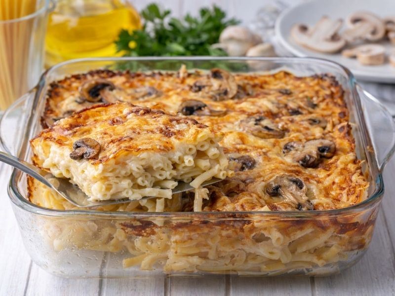 Mantarlı Fırın Makarna Tarifi