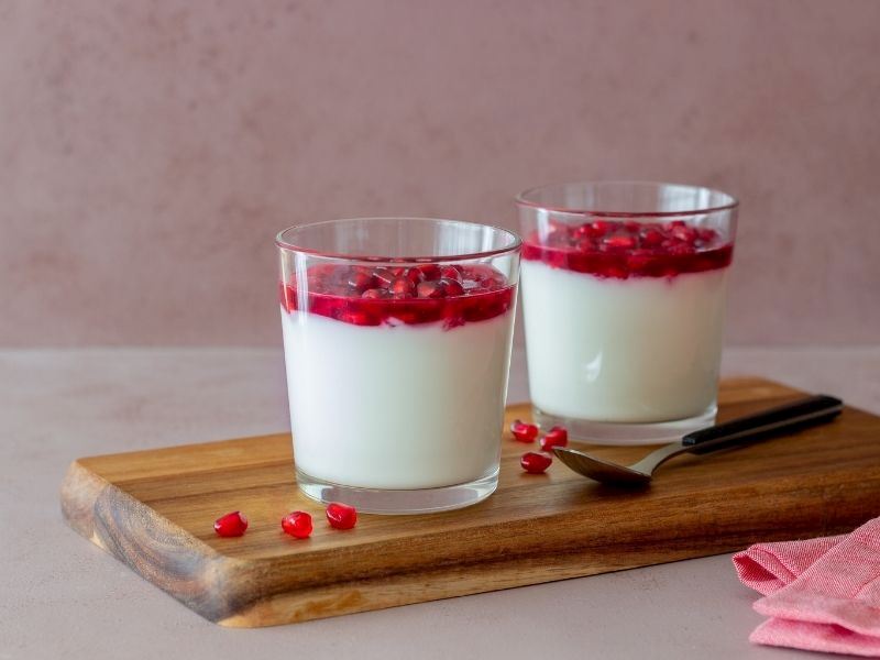 Nar Soslu Pratik Muhallebi Tarifi