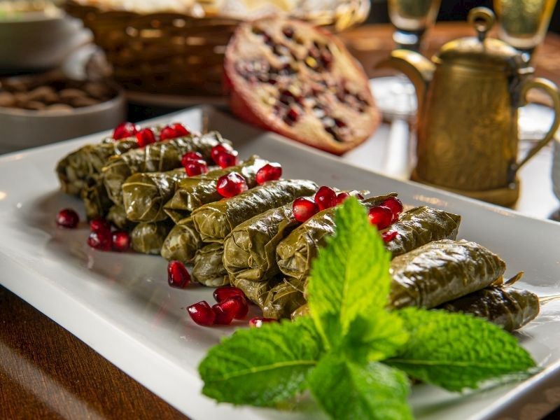 NARLI BADEMLİ YAPRAK SARMA TARİFİ