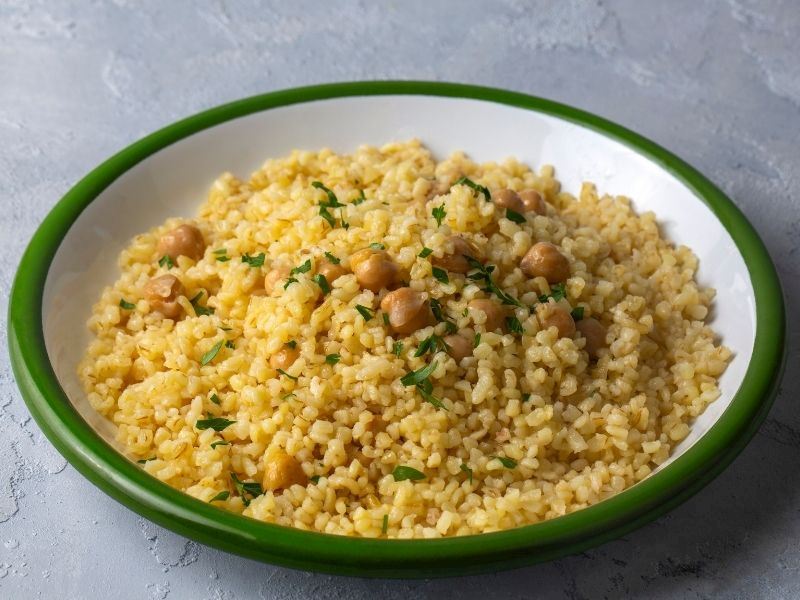 NOHUTLU BULGUR PİLAVI TARİFİ 