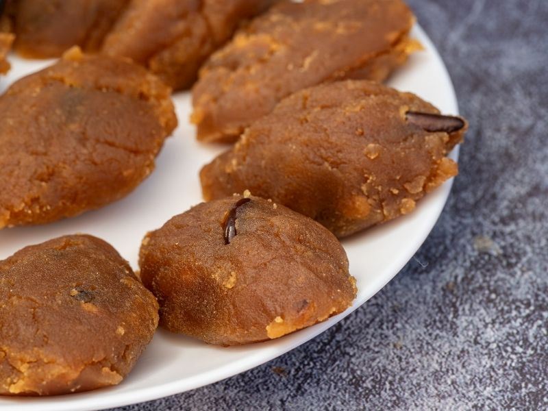 Pekmezli Şekersiz Un Helvası Tarifi 