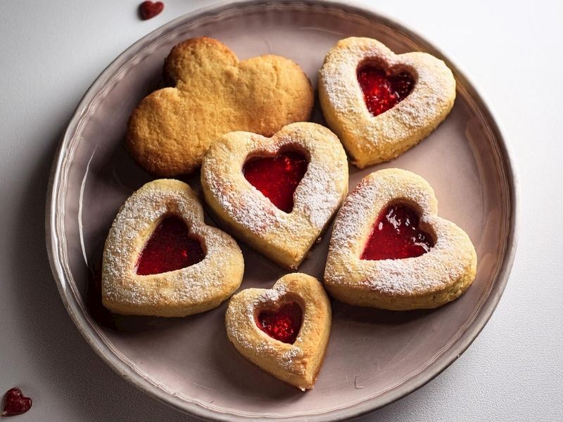 Reçelli Kalp Kurabiye Tarifi 