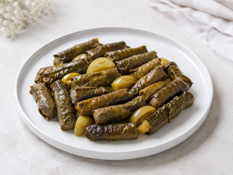 Yeşil Erikli Mısırlı Bahar Sarması Tarifi